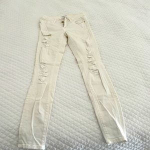 Frame distressed white jeans